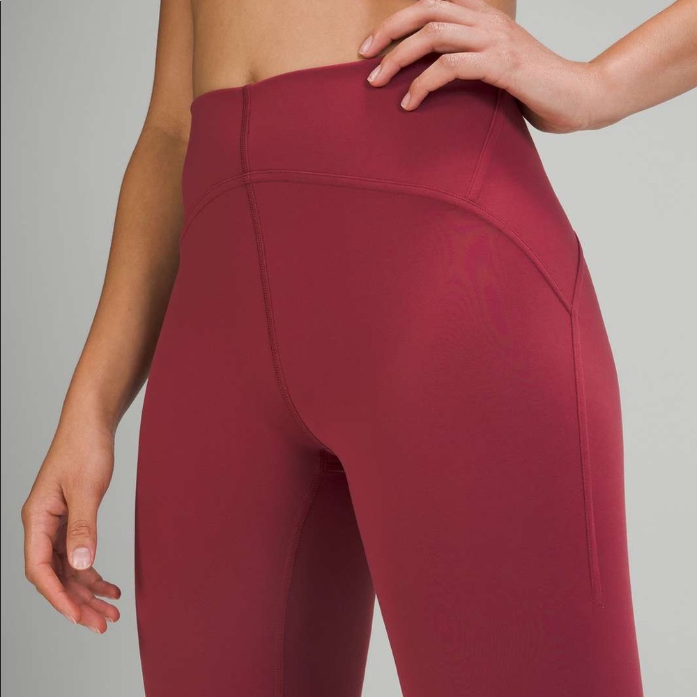 Lululemon InStill High-Rise Tight 25"
Mulled Wine size 12 - Picture 4 of 10